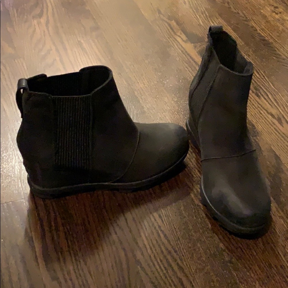 Sorel Joan Of Arctic wedge booties size 8
